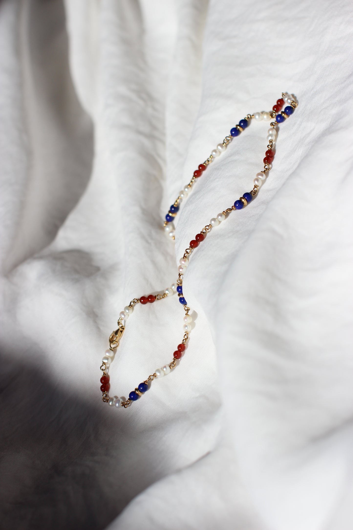 Vintage 18k Gold Choker Necklace with Cultured Pearls, Carnelian, and Lapis Lazuli