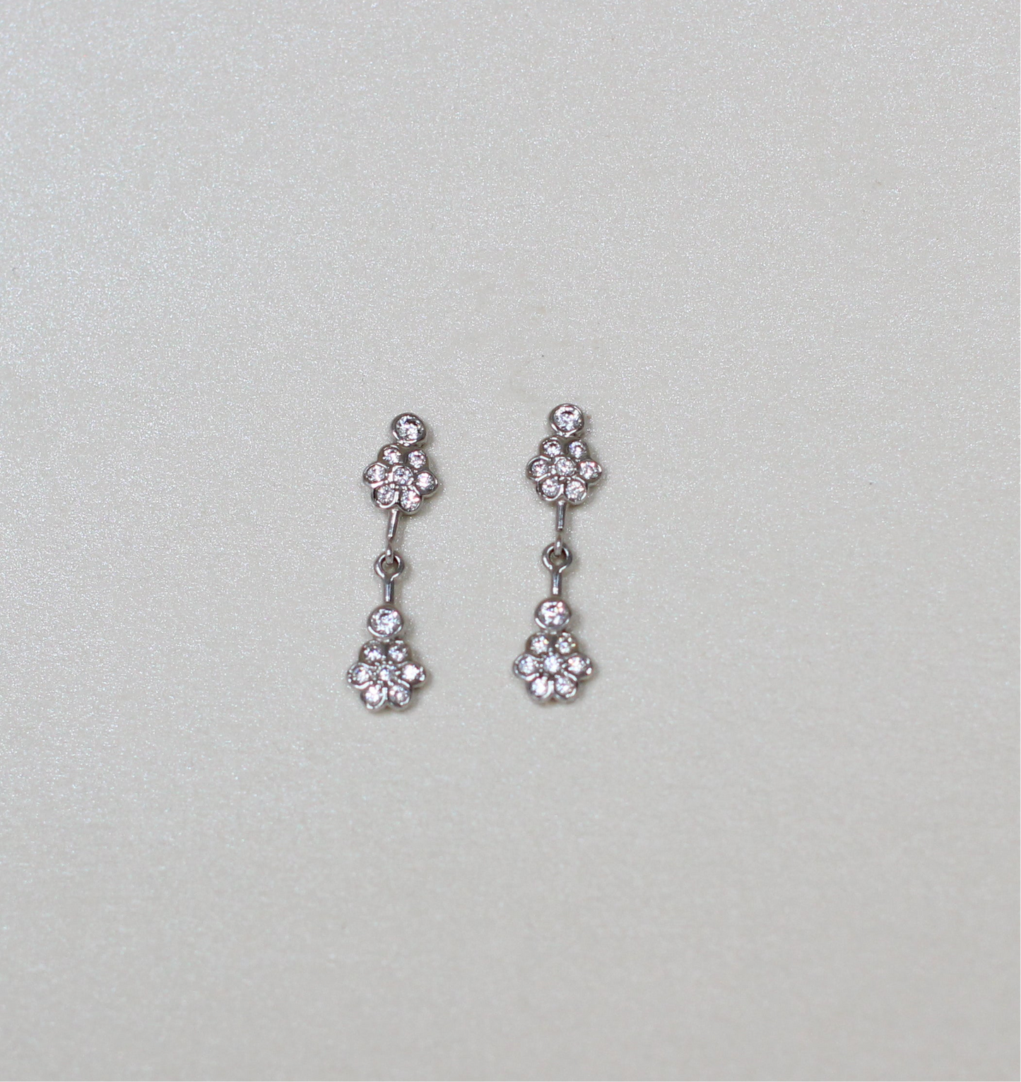 18K White Gold Articulated Floral Earrings – Natural Cubic Zirconia – 1990s