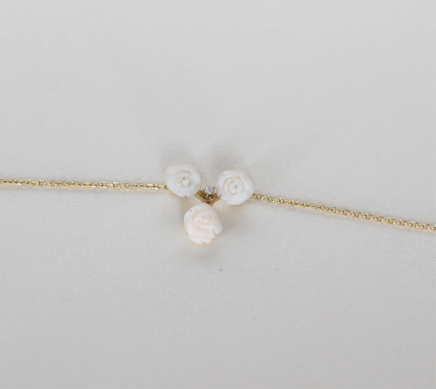18K Yellow Gold Necklace with Natural Coral Roses and Central Diamond