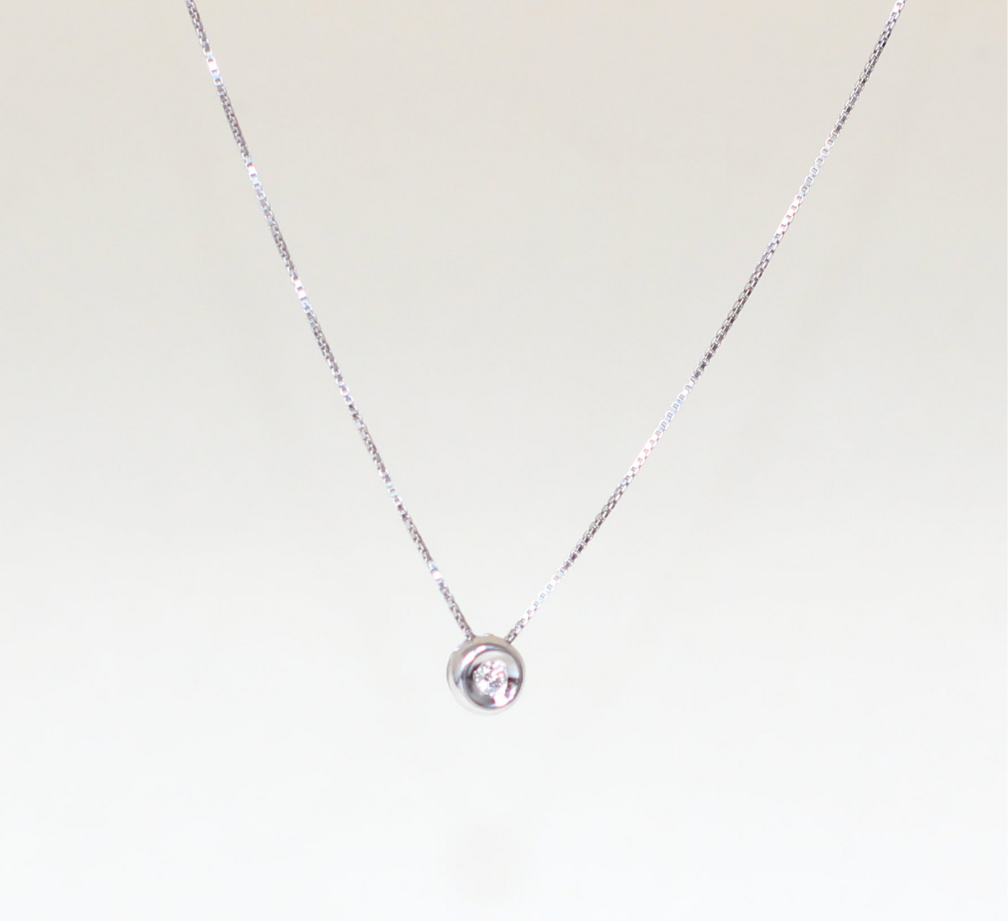 18K White Gold Solitaire Diamond Necklace – Serpent Chain