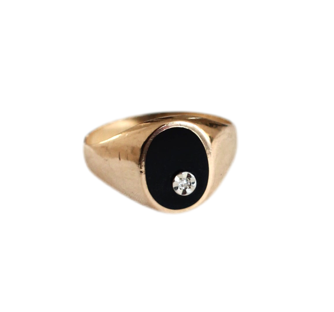 Vintage 18 carat Gold Pinky Signet Ring with Onyx and Diamond