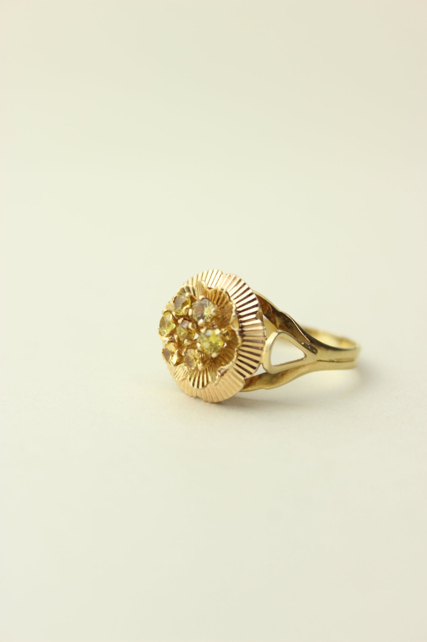 Vintage 1960s 18k Gold Citrines Flower Ring