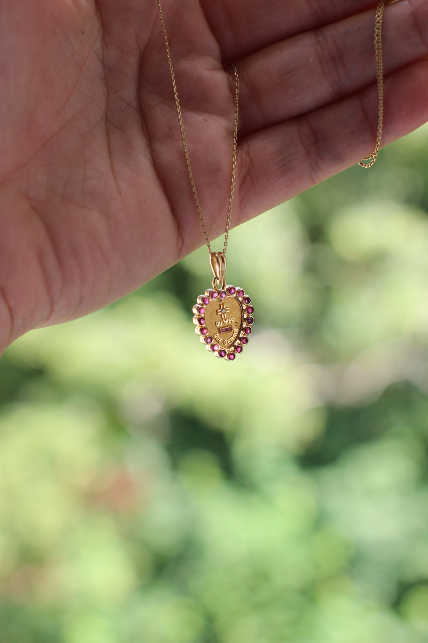 Augis "Plus qu’hier, moins que demain" Pendant in 18k Solid Gold with Rubies and Diamond