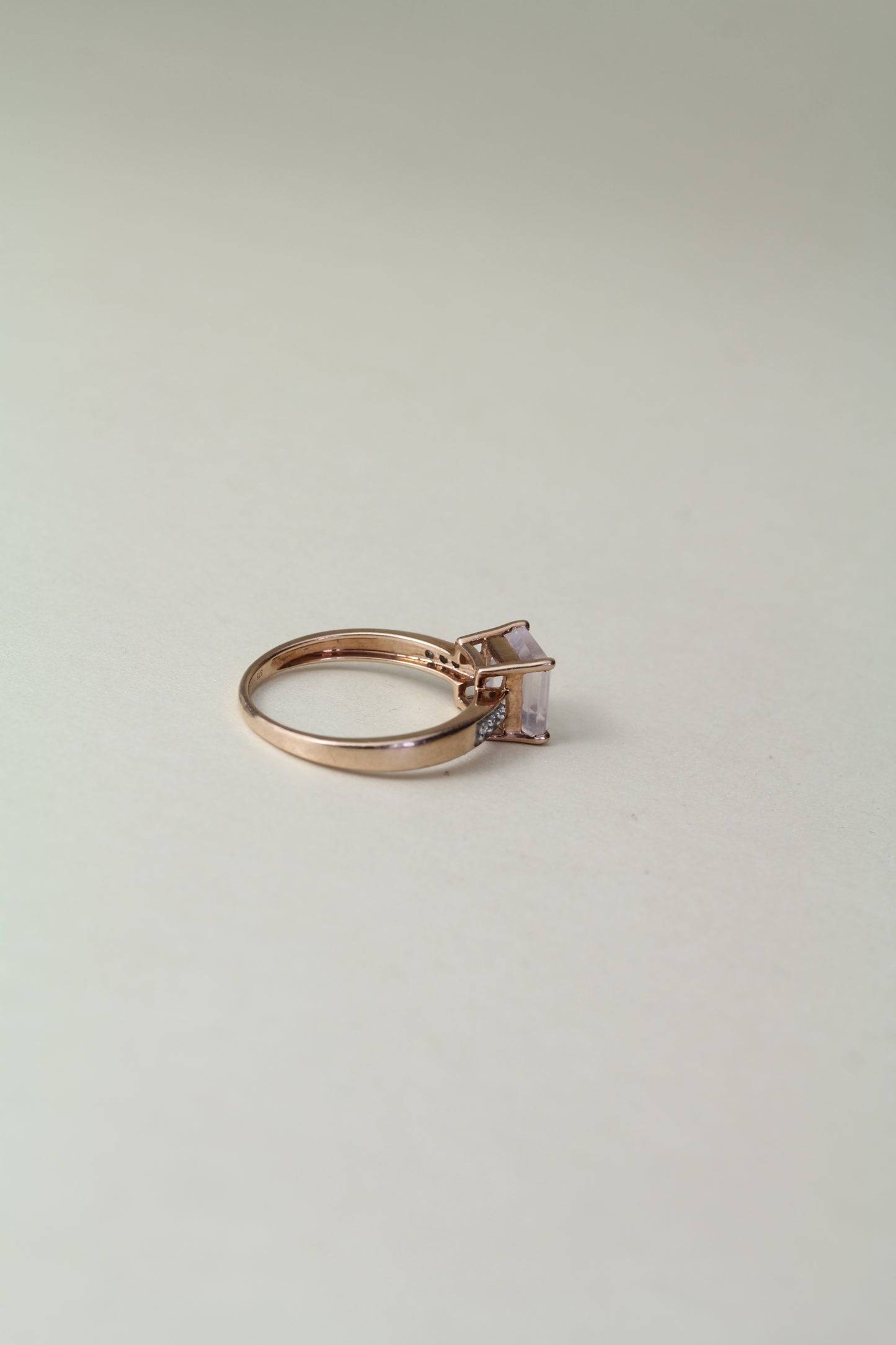 Vendôme Paris – 9K Rose Gold Cocktail Ring with Pink-Lilac Quartz & Diamonds