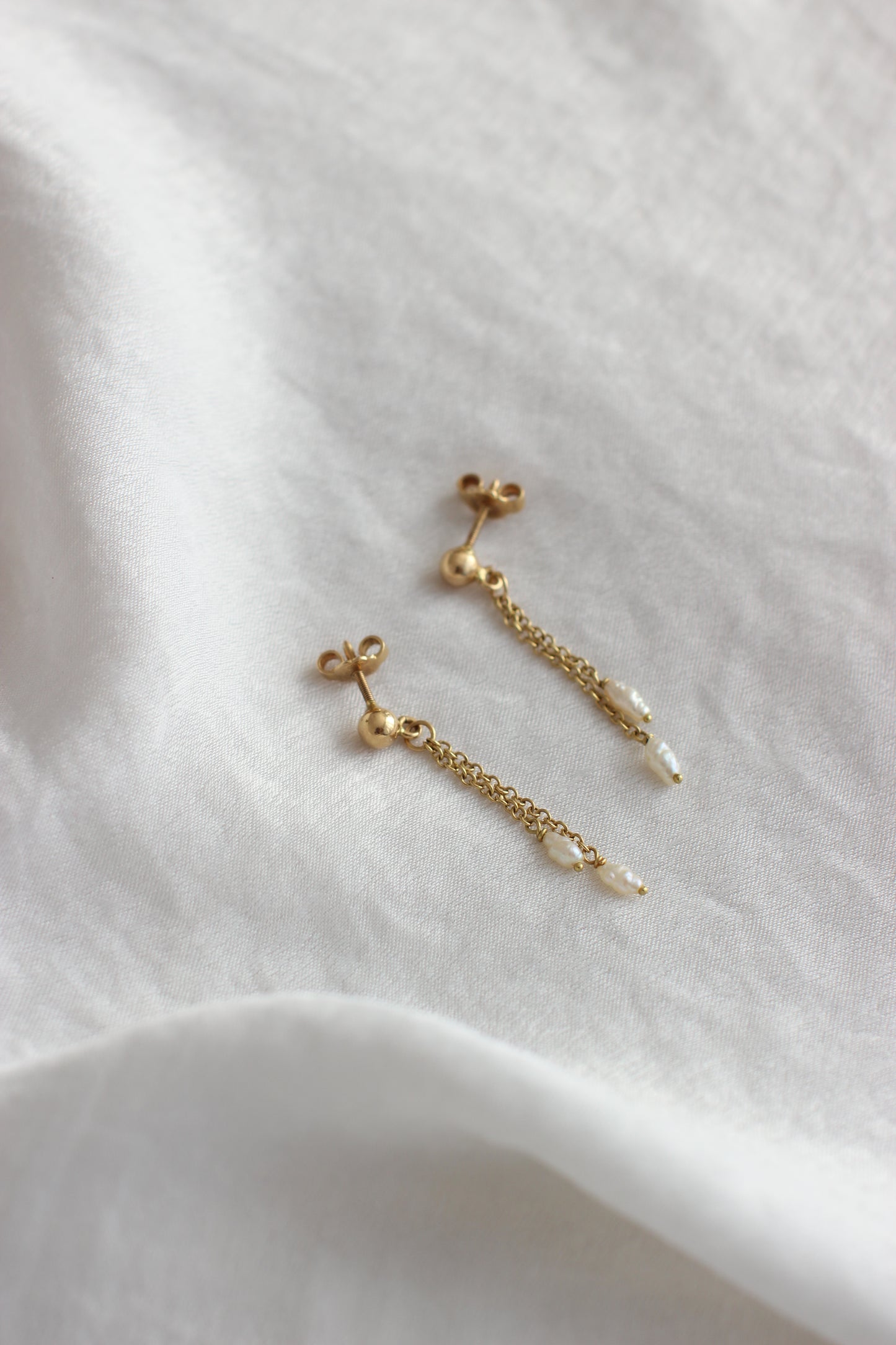 1980's 18k Yellow Gold and Pearls Earrings