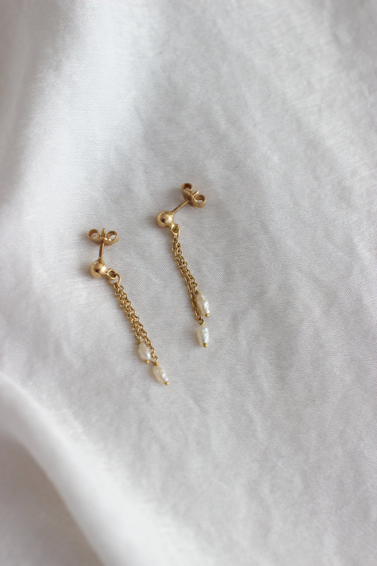 1980's 18k Yellow Gold and Pearls Earrings