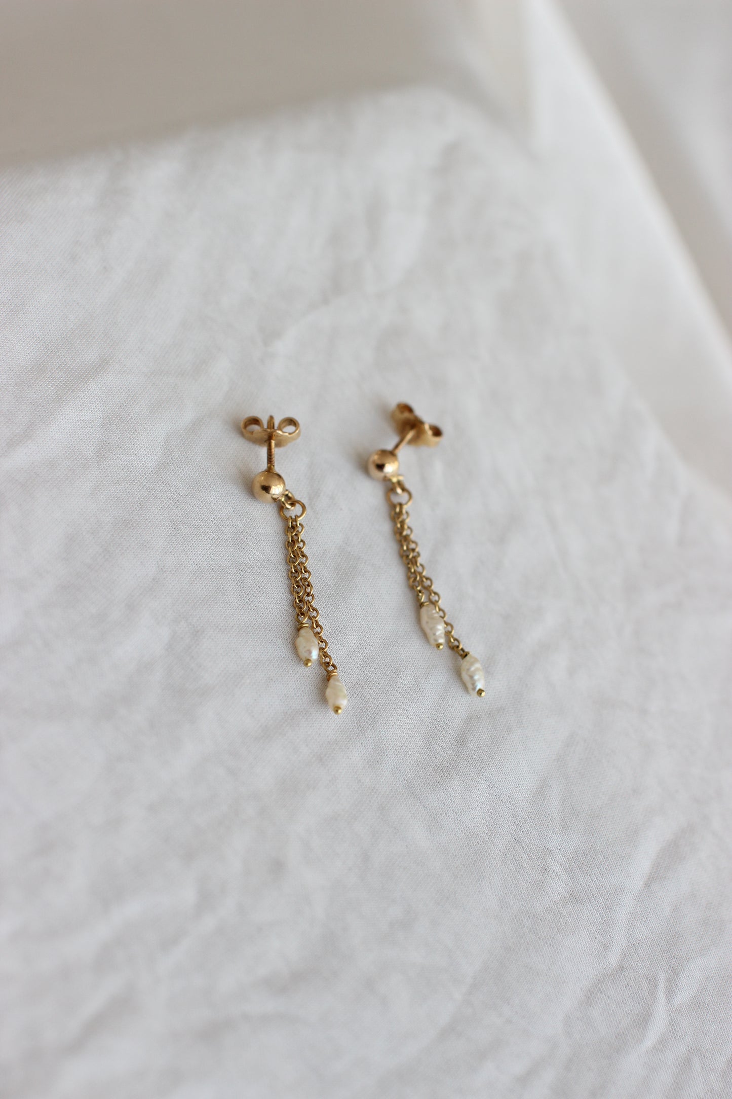 1980's 18k Yellow Gold and Pearls Earrings