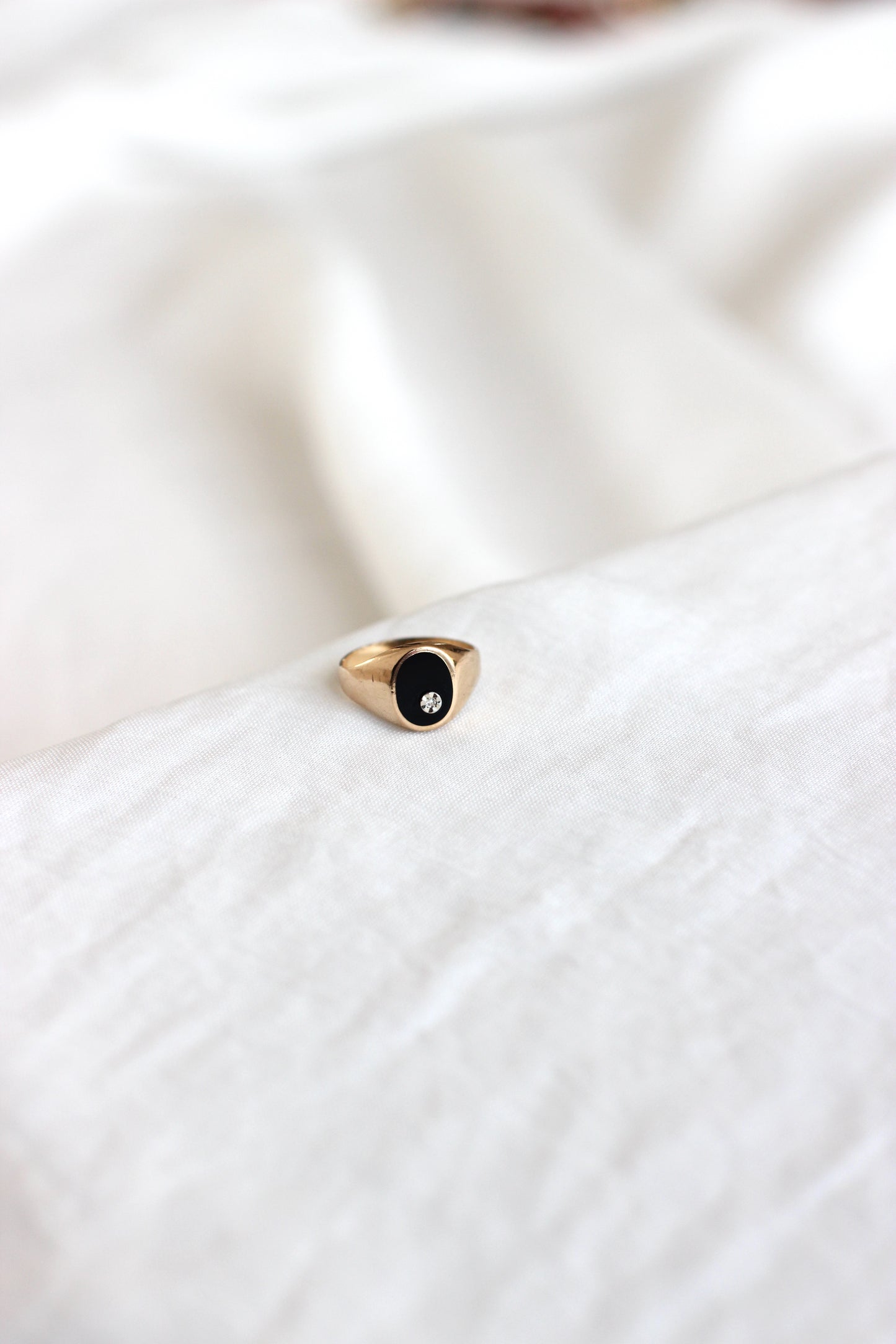 Vintage 18 carat Gold Pinky Signet Ring with Onyx and Diamond