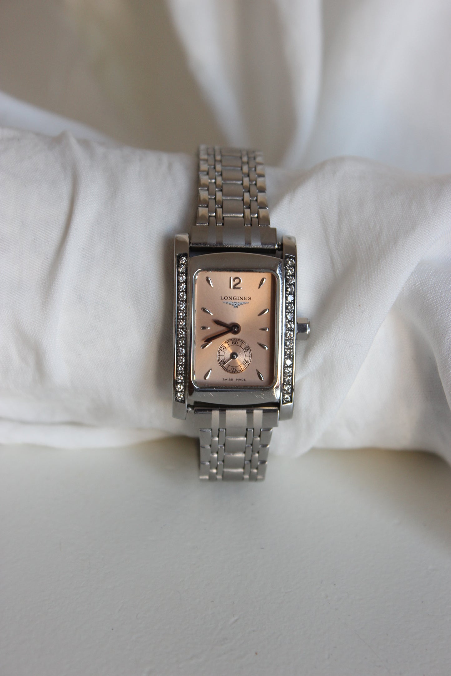 Longines "Dolce Vita" Diamond-Encrusted Watch – Quartz with Salmon Dial