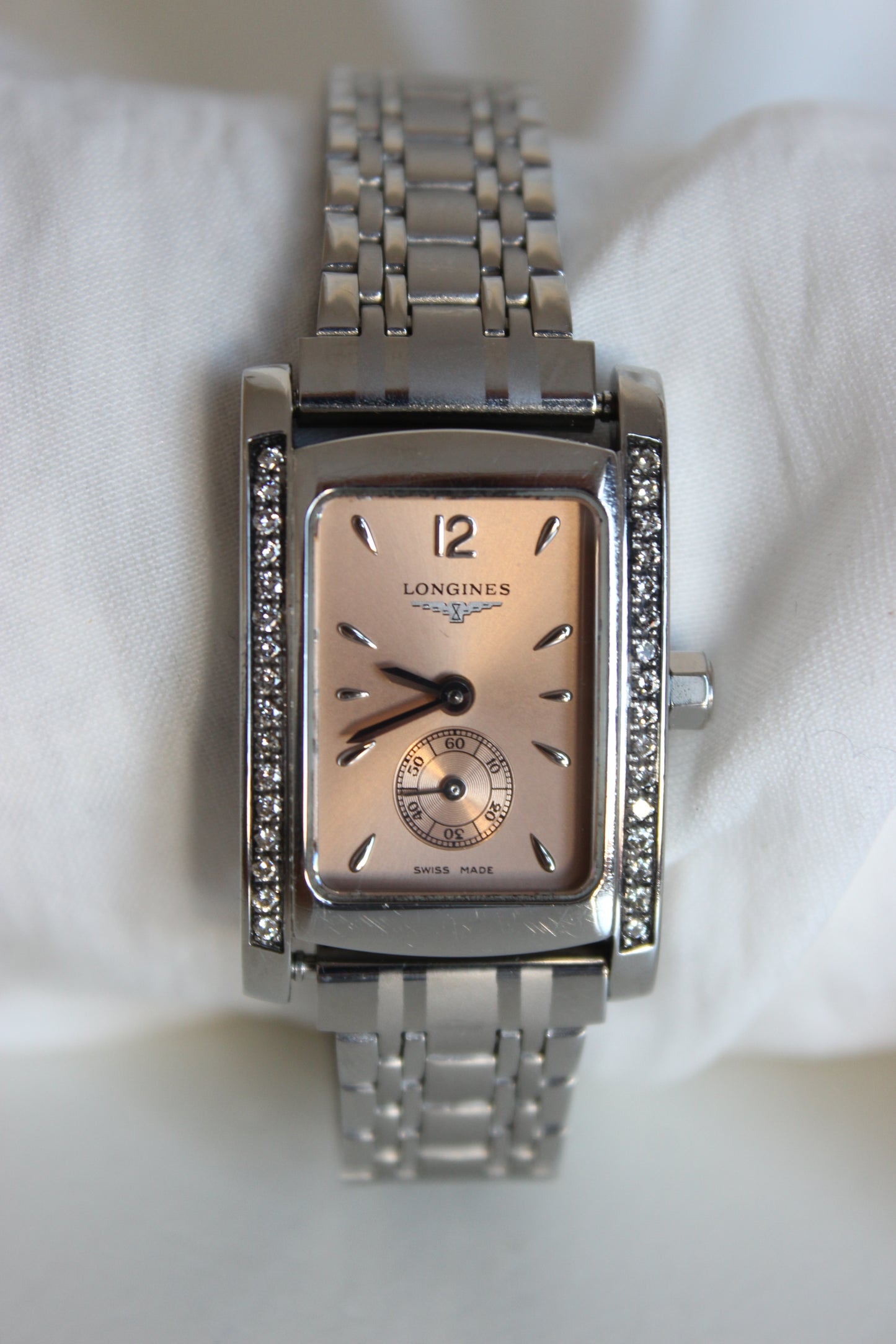 Longines "Dolce Vita" Diamond-Encrusted Watch – Quartz with Salmon Dial