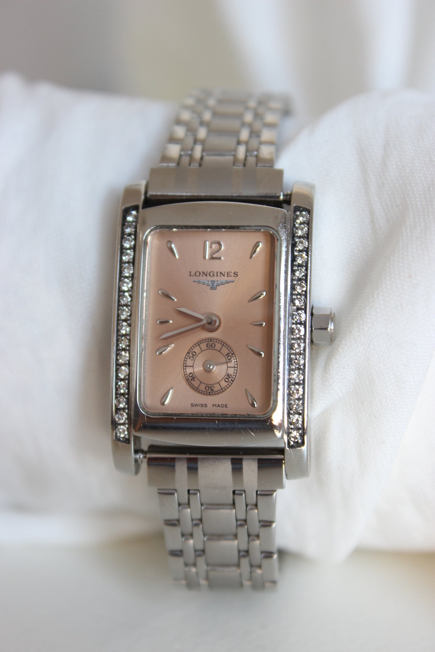 Longines "Dolce Vita" Diamond-Encrusted Watch – Quartz with Salmon Dial
