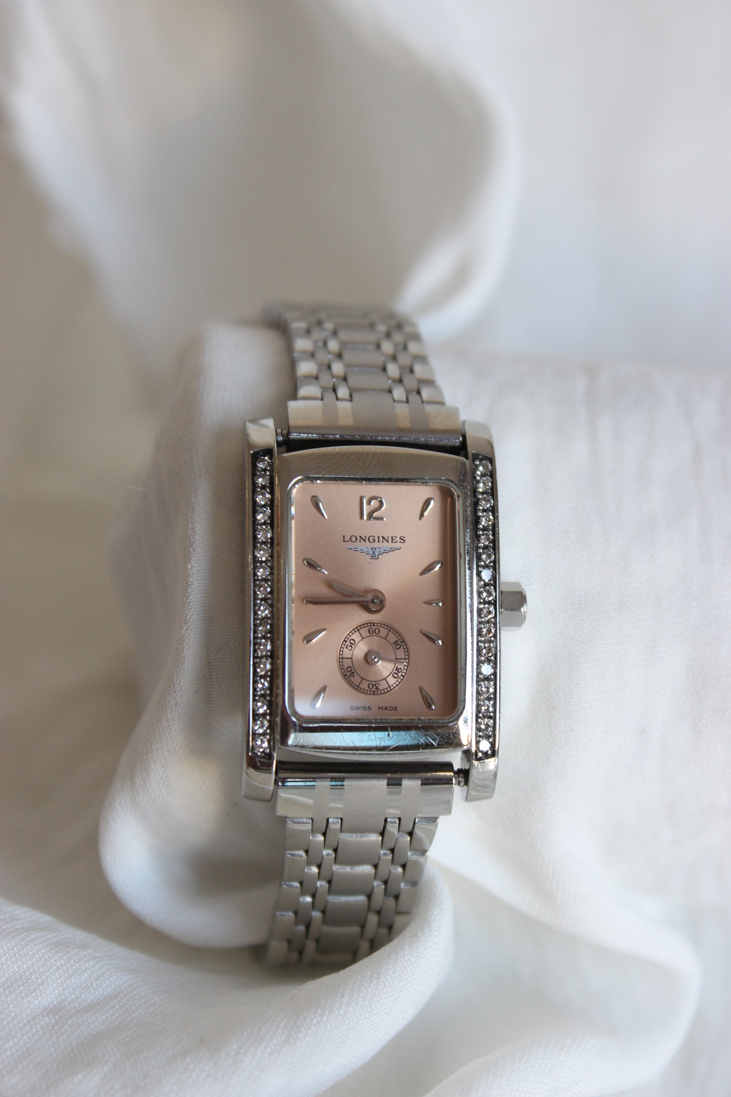 Longines "Dolce Vita" Diamond-Encrusted Watch – Quartz with Salmon Dial