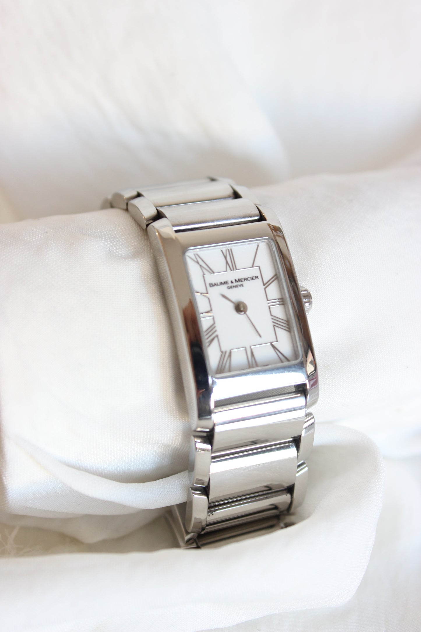 Baume & Mercier "Hampton" Watch – Steel Case with White Glitter Dial