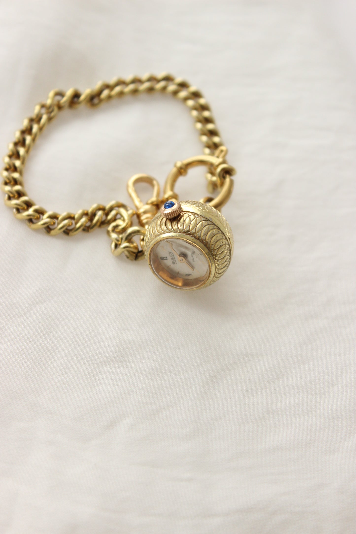 Rulcy Vintage Ball Pendant Watch – Hand-Engraved with Blue Stone Crown