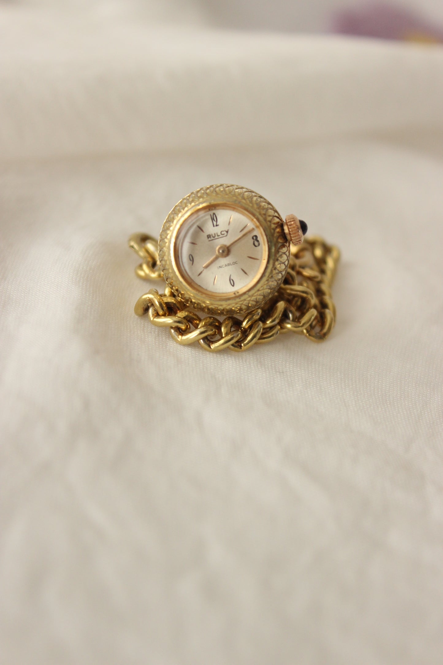 Rulcy Vintage Ball Pendant Watch – Hand-Engraved with Blue Stone Crown