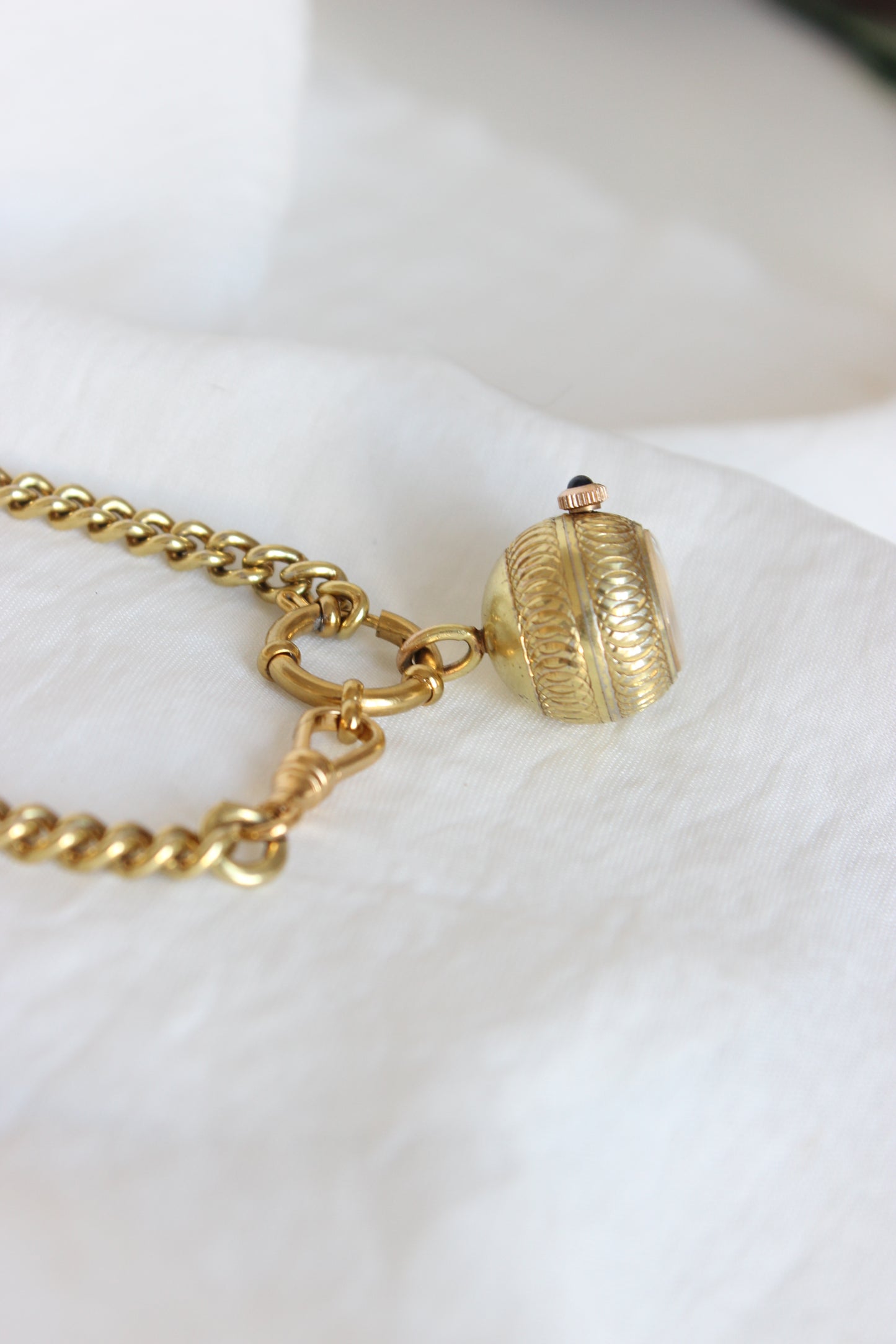 Rulcy Vintage Ball Pendant Watch – Hand-Engraved with Blue Stone Crown