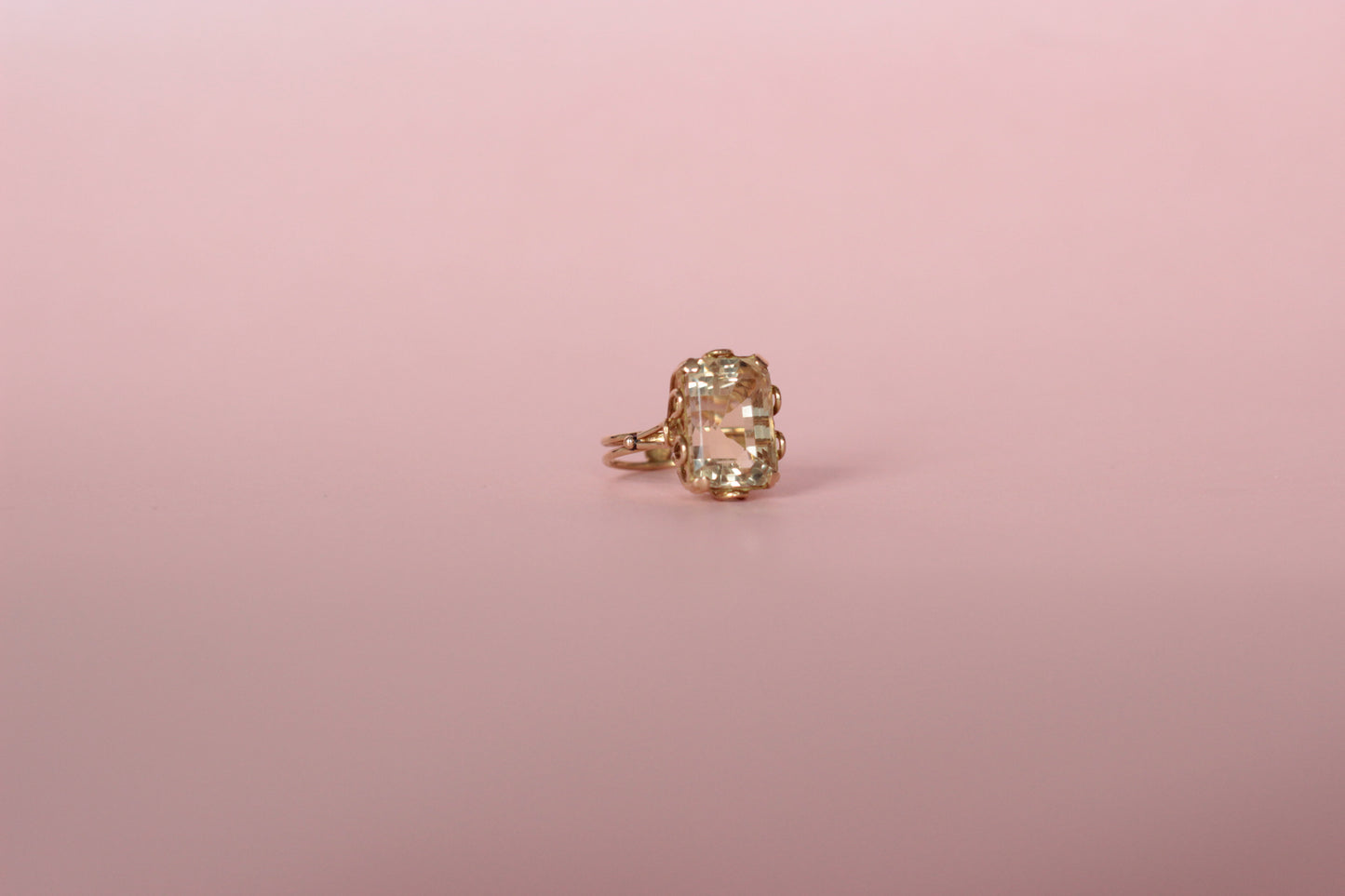 1960s Cocktail Ring in 18K Solid Gold with Large Citrine