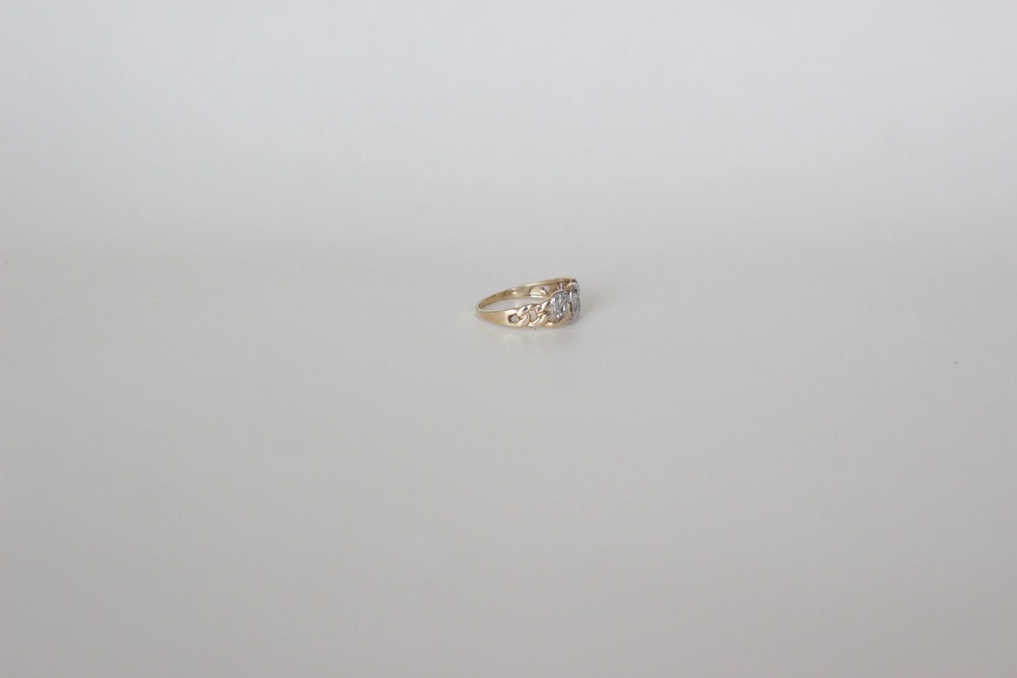 Vintage Intertwined Double Heart Chain-Link Ring in 9K Two-Tone Gold with Diamond
