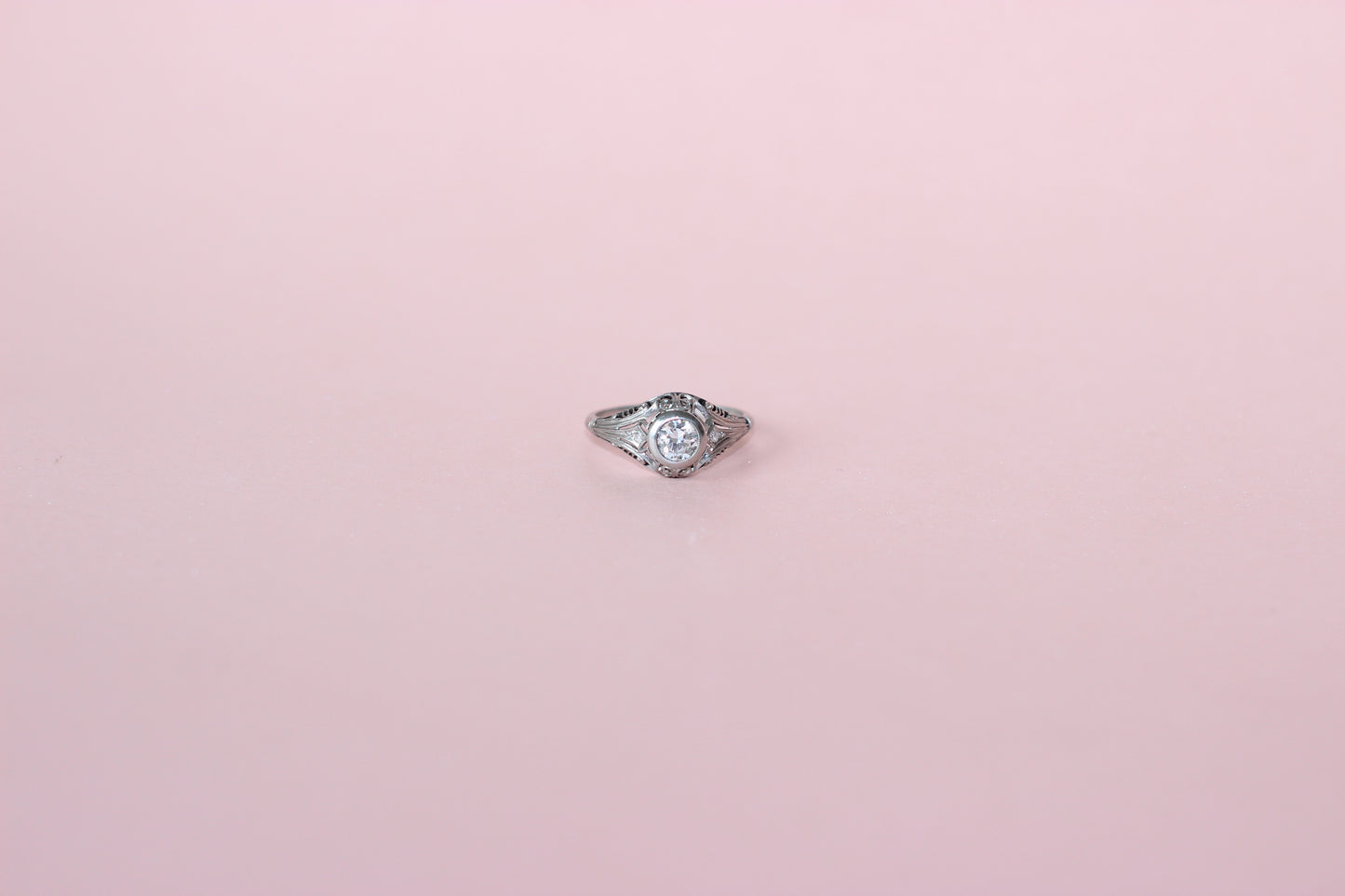 Art Deco 1930s Ring – 18k Gold & Platinum – ~0.60ct Central Diamond (F/VS1) + Accents