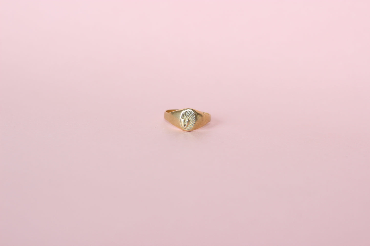 1980s Hand-Engraved "V" Signet Ring in 18k Gold