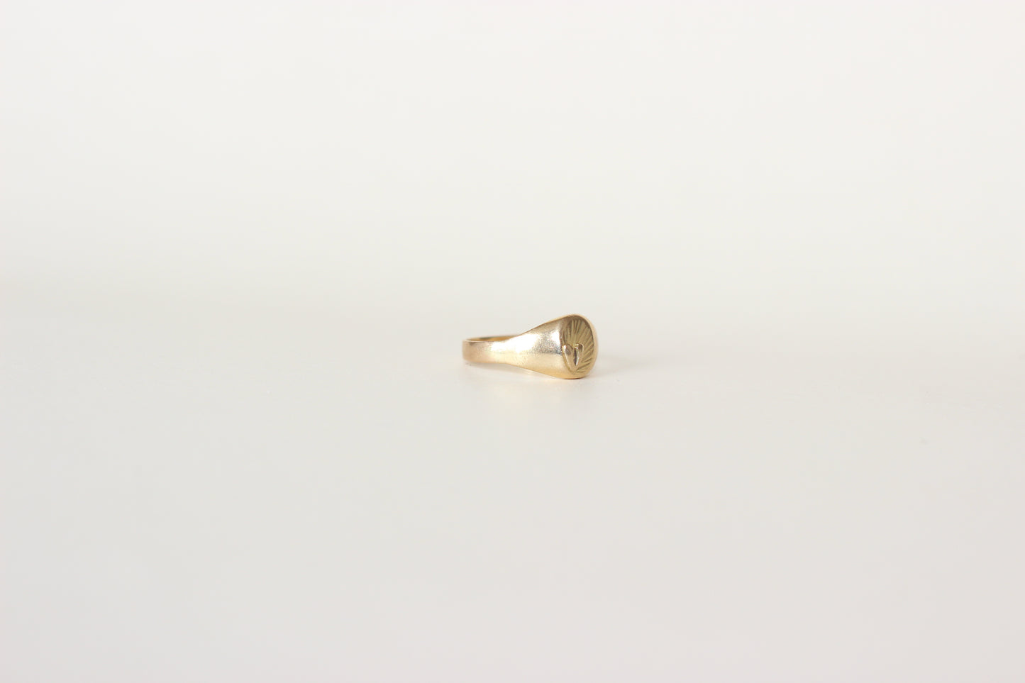 1980s Hand-Engraved "V" Signet Ring in 18k Gold