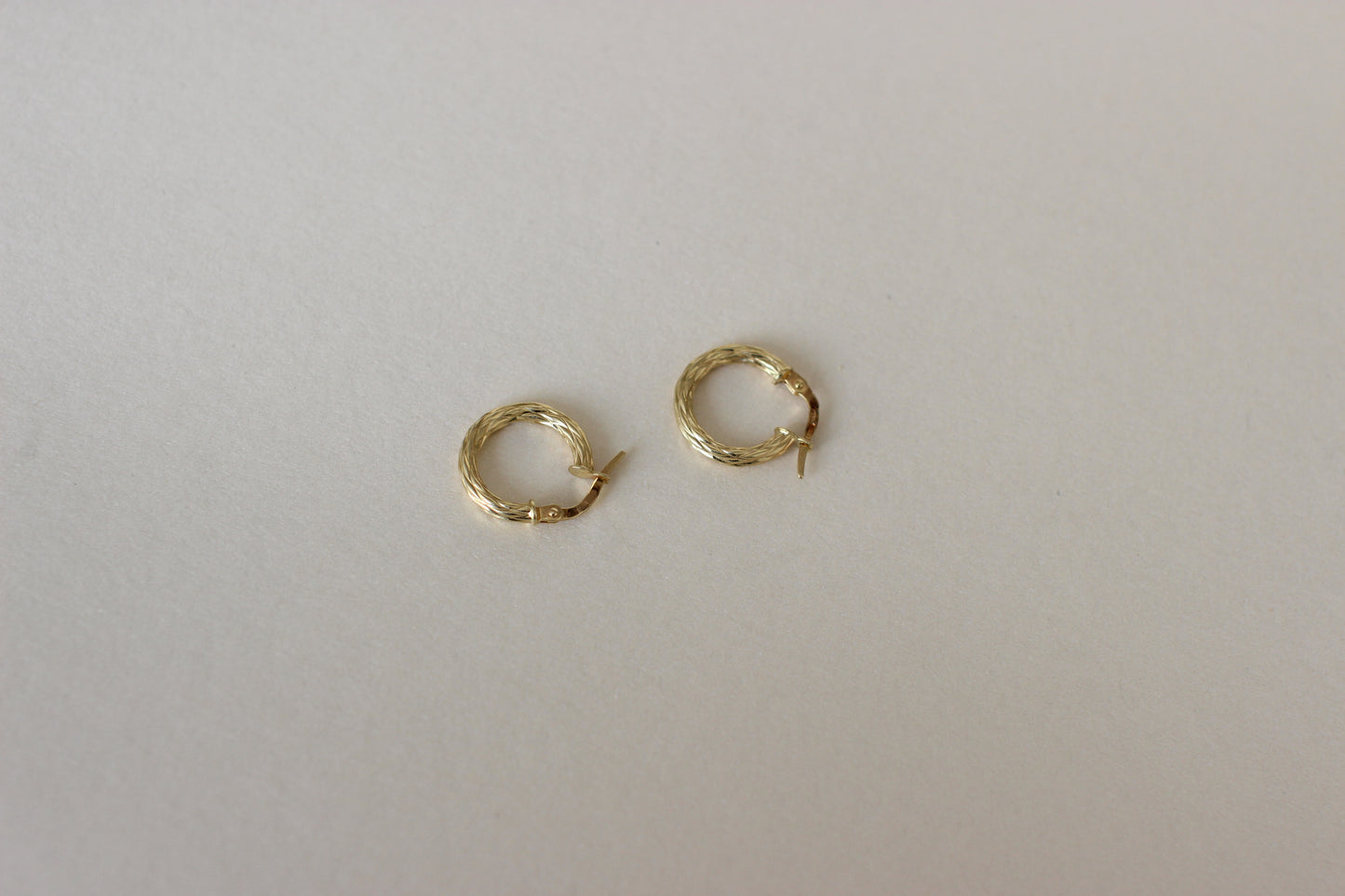 Vintage 1980s 18K Yellow Gold Braided Hoop Earrings