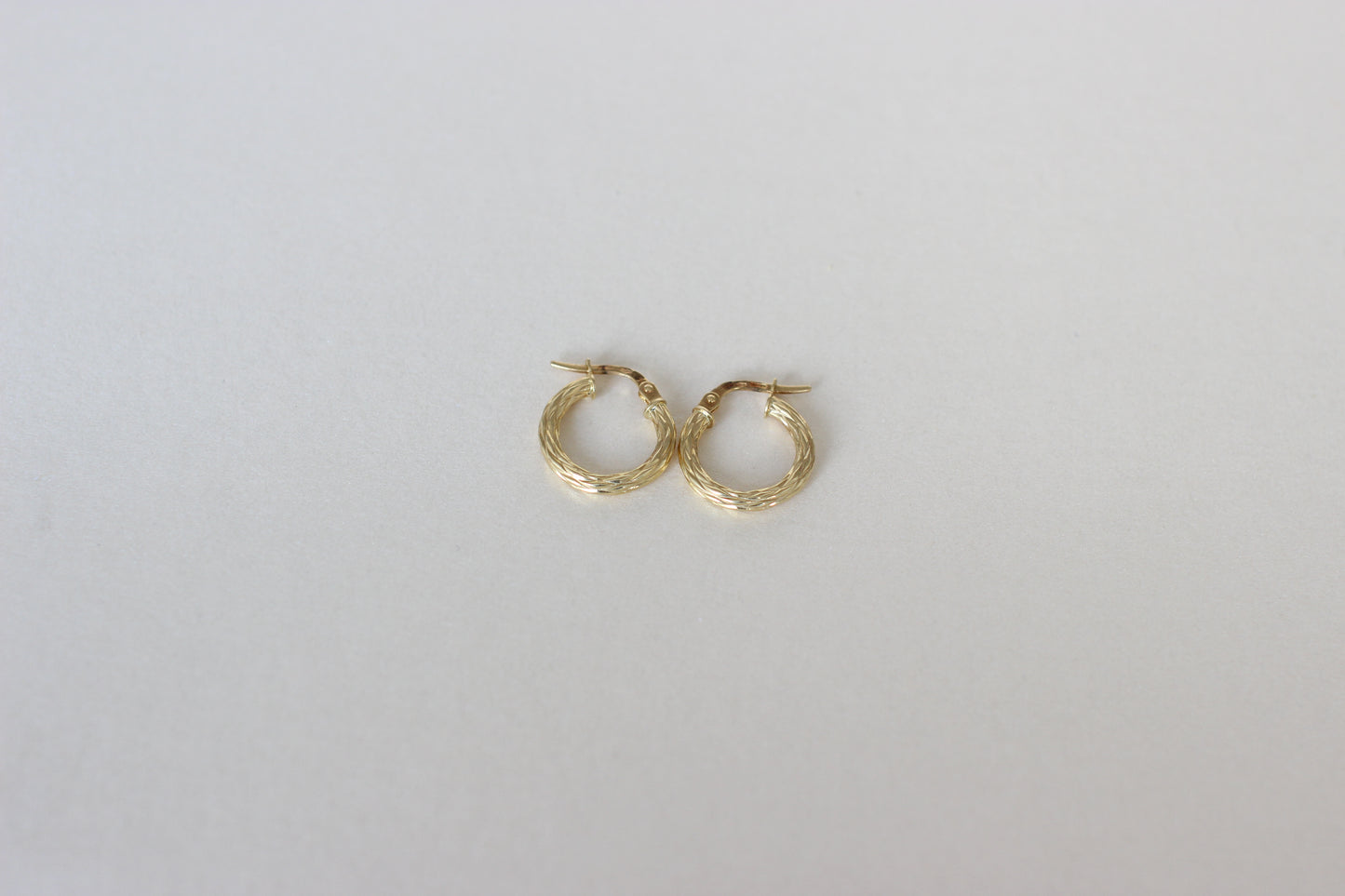 Vintage 1980s 18K Yellow Gold Braided Hoop Earrings