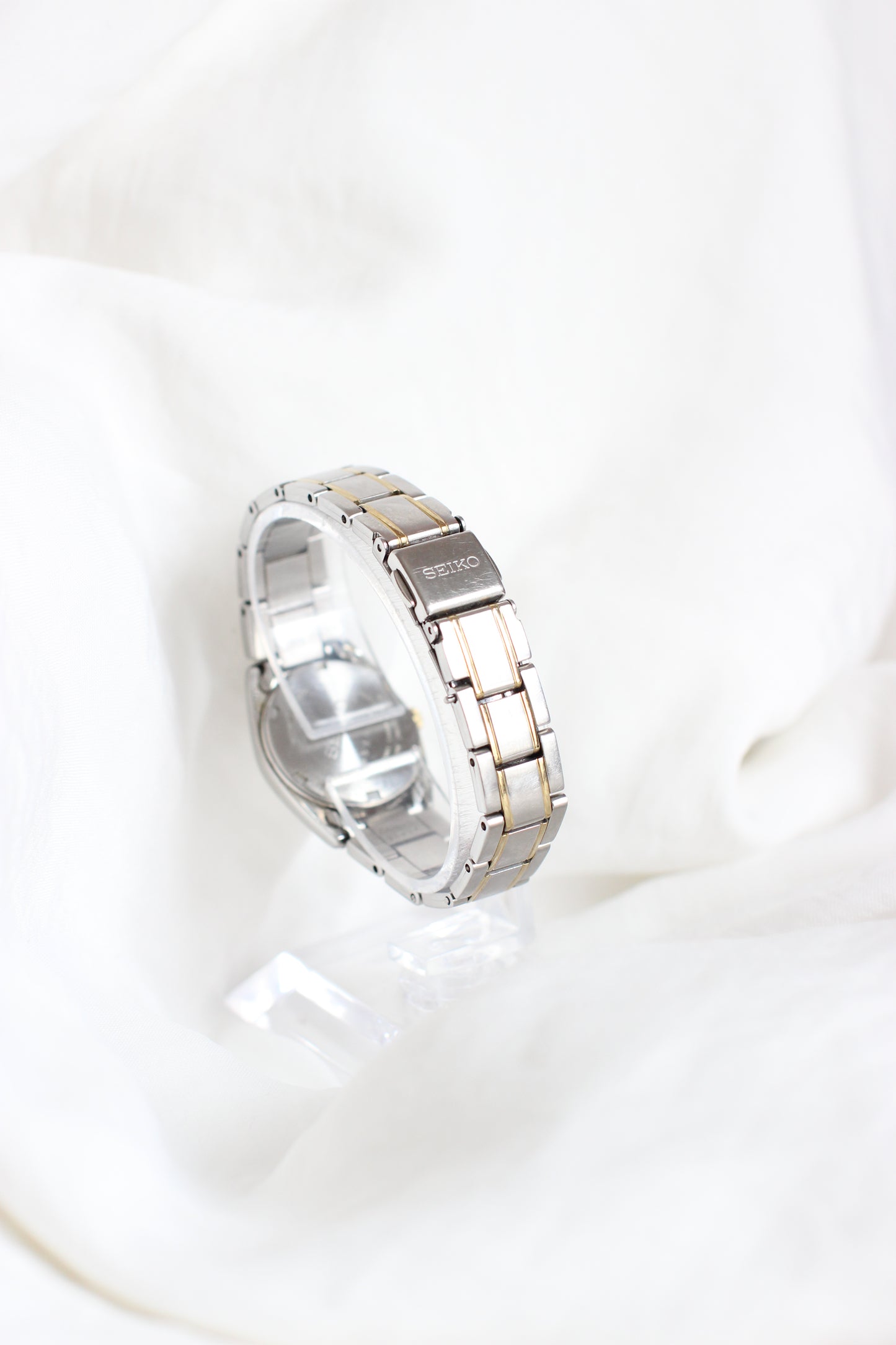 2 tones - Seiko Quartz Day-Date - Sapphire Glass