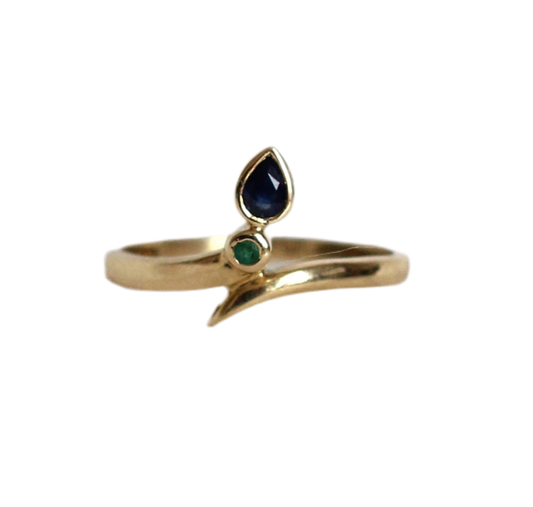 Vintage 18 Carat Gold Snake Ring with Pear-Shaped Sapphire and Emerald