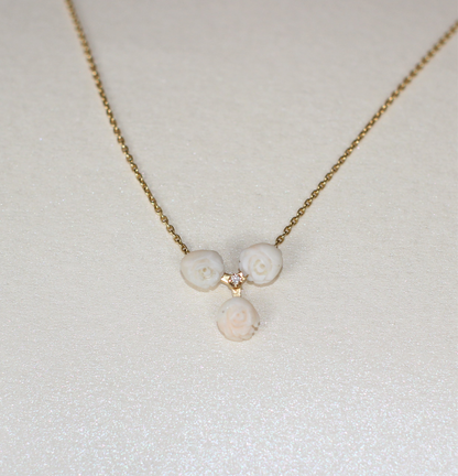 18K Yellow Gold Necklace with Natural Coral Roses and Central Diamond