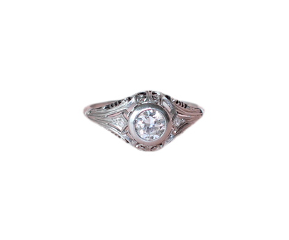 Art Deco 1930s Ring – 18k Gold & Platinum – ~0.60ct Central Diamond (F/VS1) + Accents