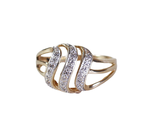 Wavy & Sparkling Gold & Diamonds ring