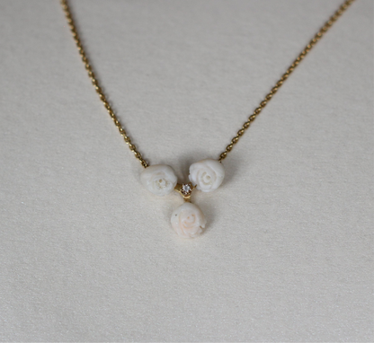 18K Yellow Gold Necklace with Natural Coral Roses and Central Diamond