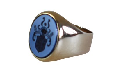 Vintage Signet Ring in Solid 333 Gold and Blue Agate Intaglio