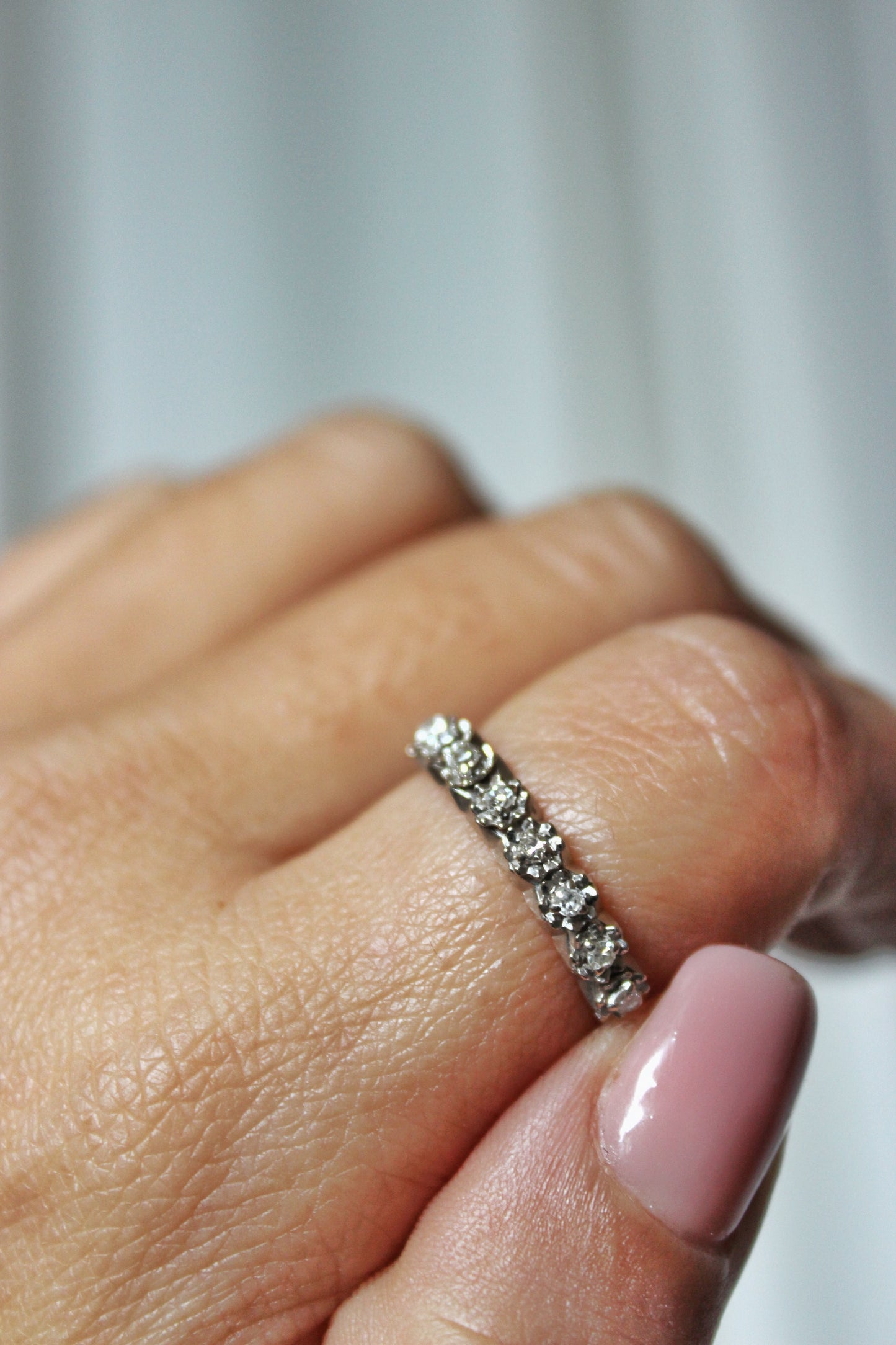 Vintage Half-Eternity Ring – Platinum – Brilliant-Cut Diamonds in Hand-Carved Floral Settings