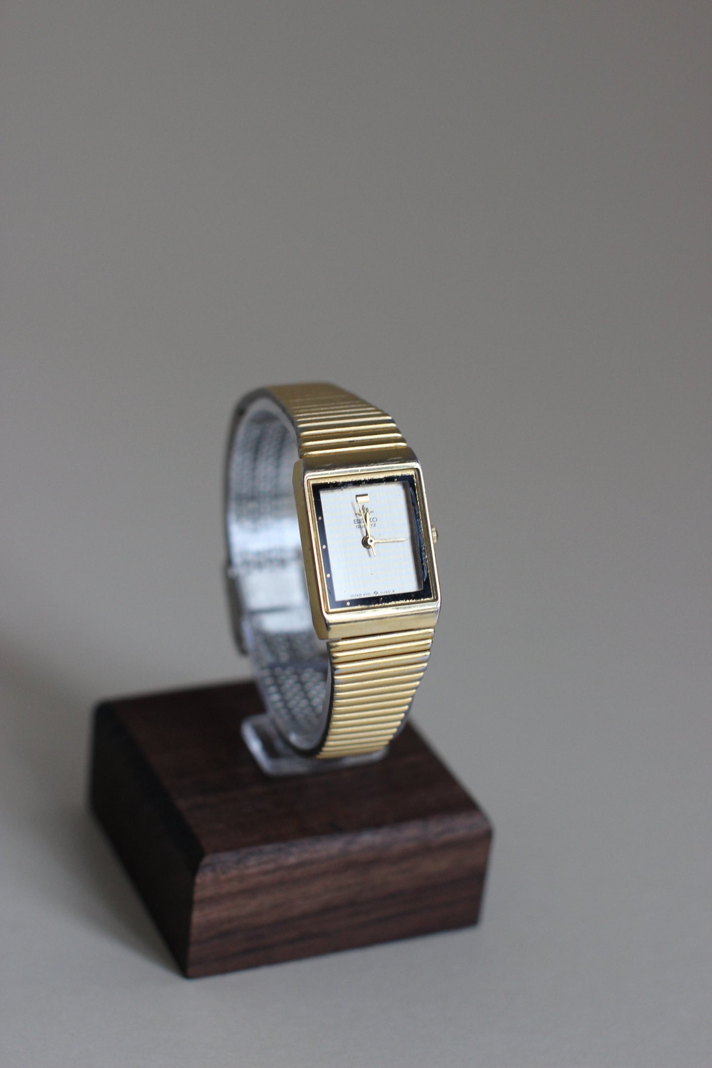 Seiko Galaxy Gilt Mirrored Bezel Tank Watch – 1998