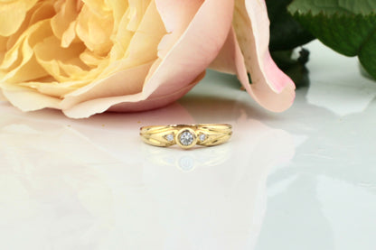 18k Gold & Diamonds Ring