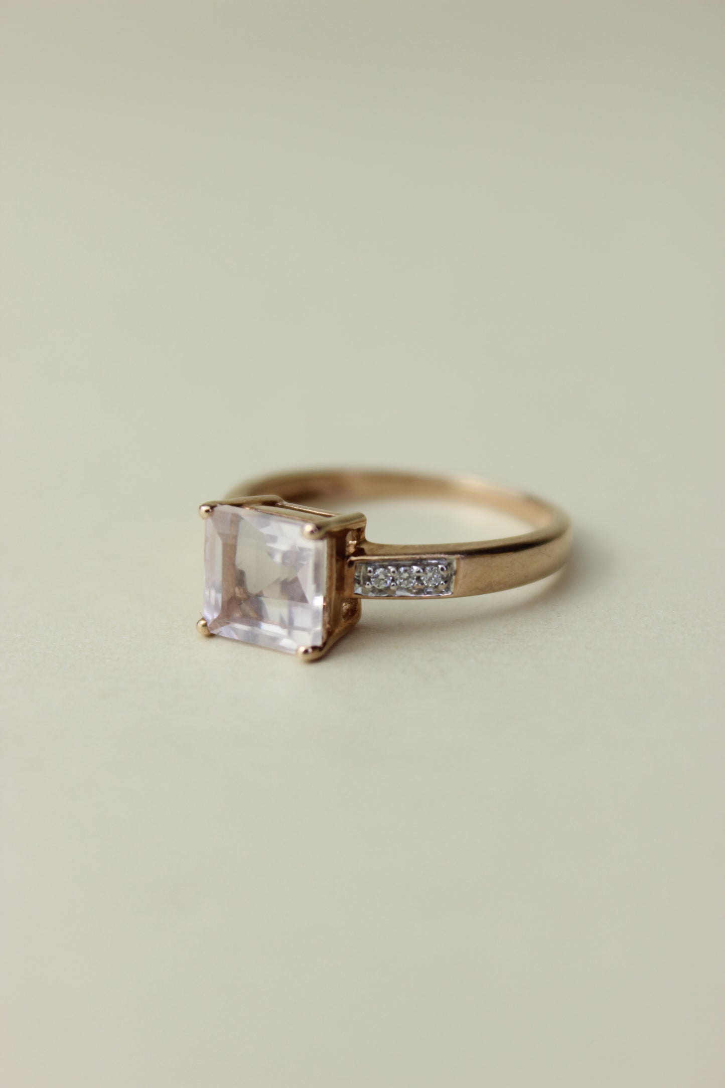 Vendôme Paris – 9K Rose Gold Cocktail Ring with Pink-Lilac Quartz & Diamonds