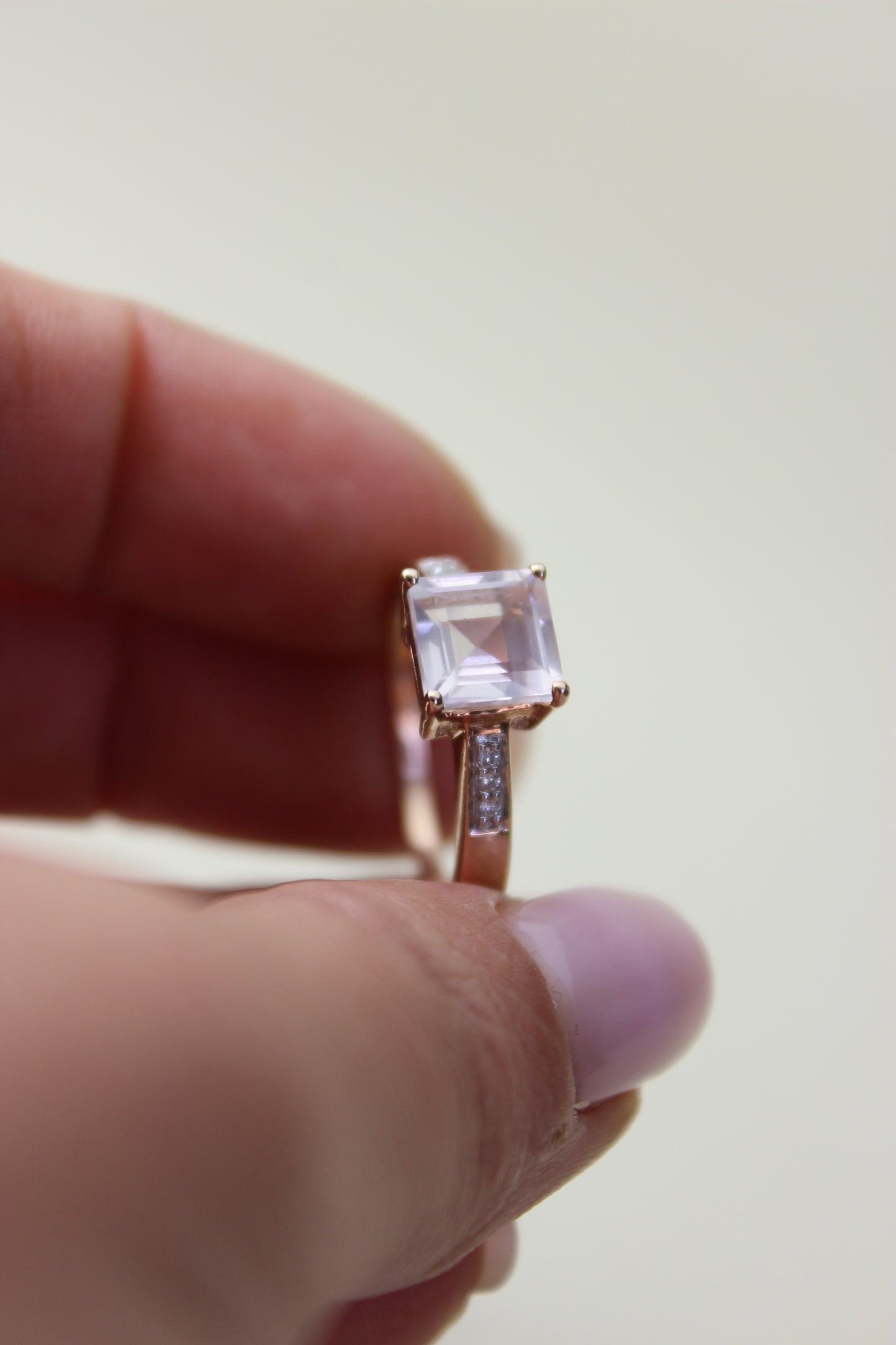 Vendôme Paris – 9K Rose Gold Cocktail Ring with Pink-Lilac Quartz & Diamonds