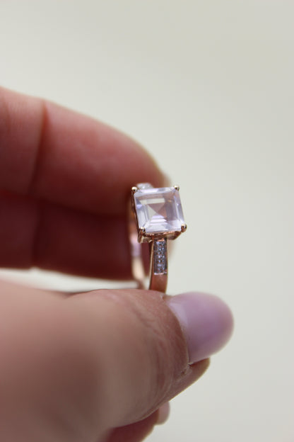 Vendôme Paris – 9K Rose Gold Cocktail Ring with Pink-Lilac Quartz & Diamonds