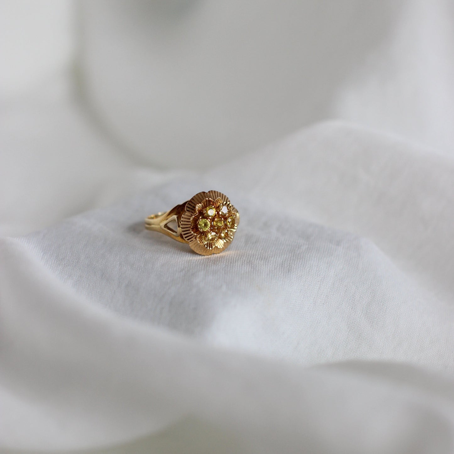 Vintage 1960s 18k Gold Citrines Flower Ring