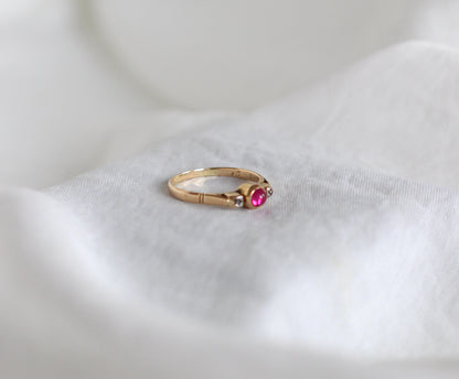 Vintage 1959 Engraved Cabochon Ruby and Rose-Cut Diamond Ring in 18k Gold