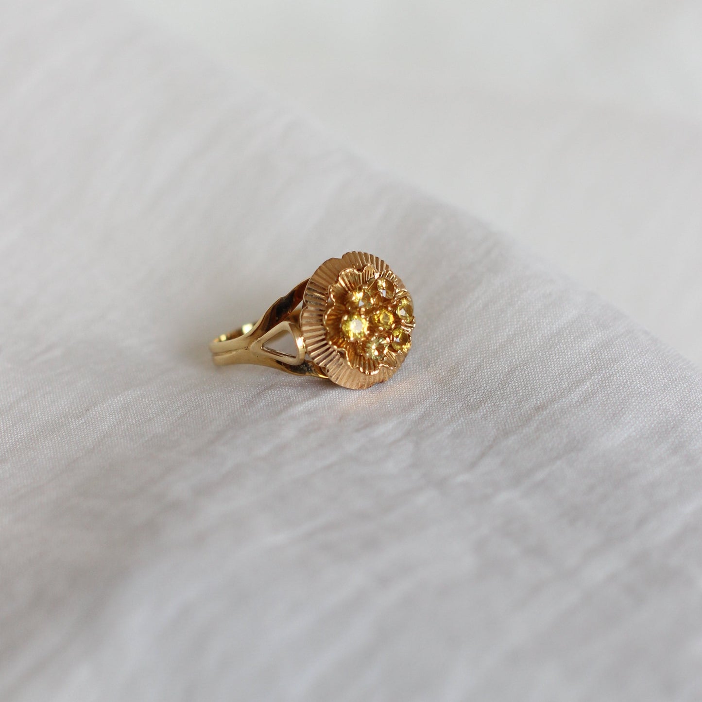 Vintage 1960s 18k Gold Citrines Flower Ring