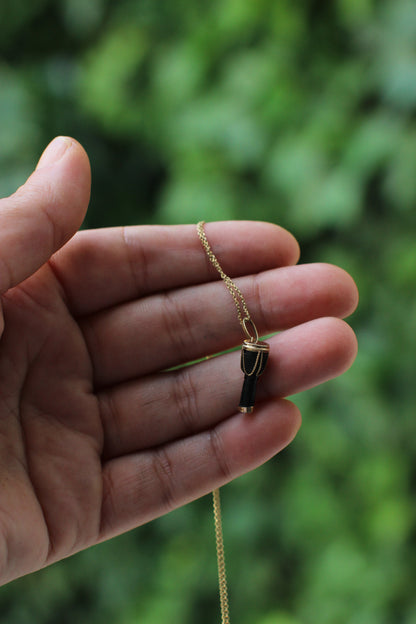 Pendentif antique en or 18 carats et bois d'ébène avec micro filigrane