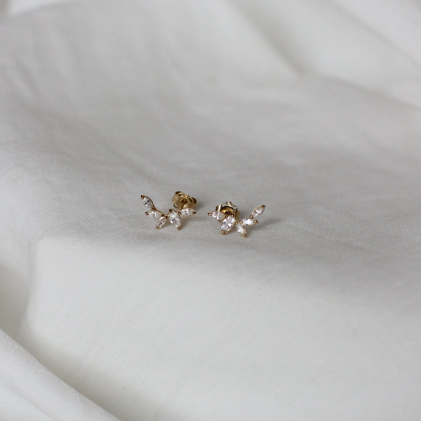 9K Gold and Zircon "Five Petals" Earrings Brand : "By Colette"