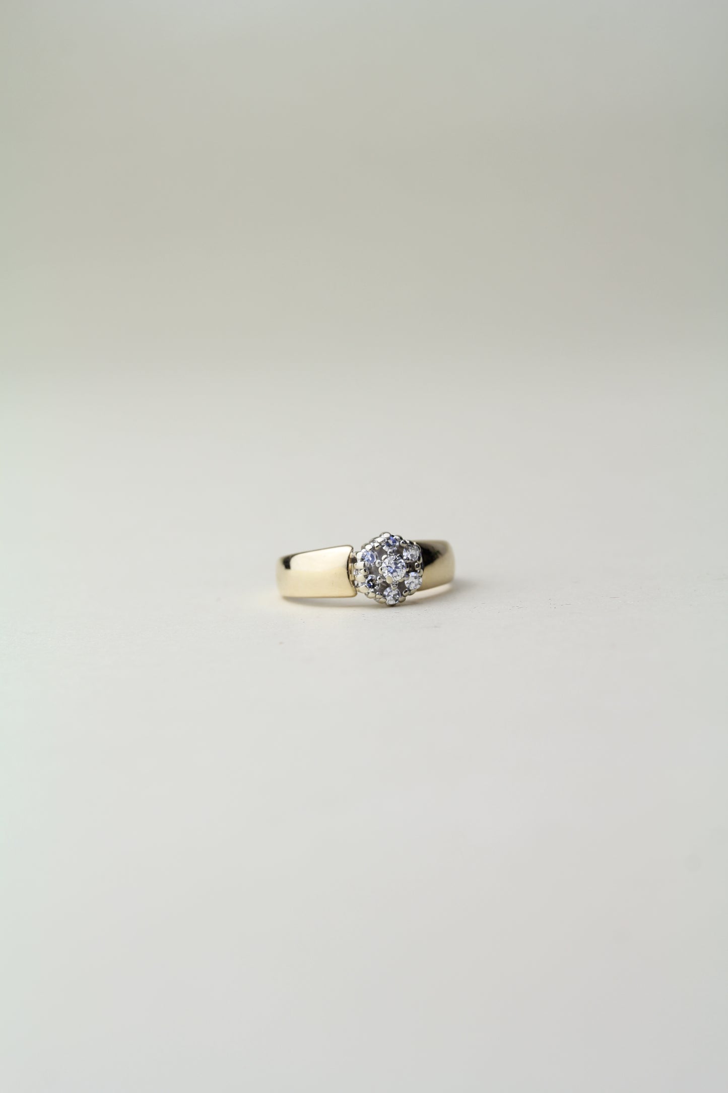 Diamond Flower Ring – Two-Tone Gold (White & Yellow)