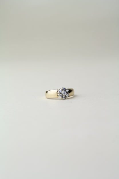 Diamond Flower Ring – Two-Tone Gold (White & Yellow)