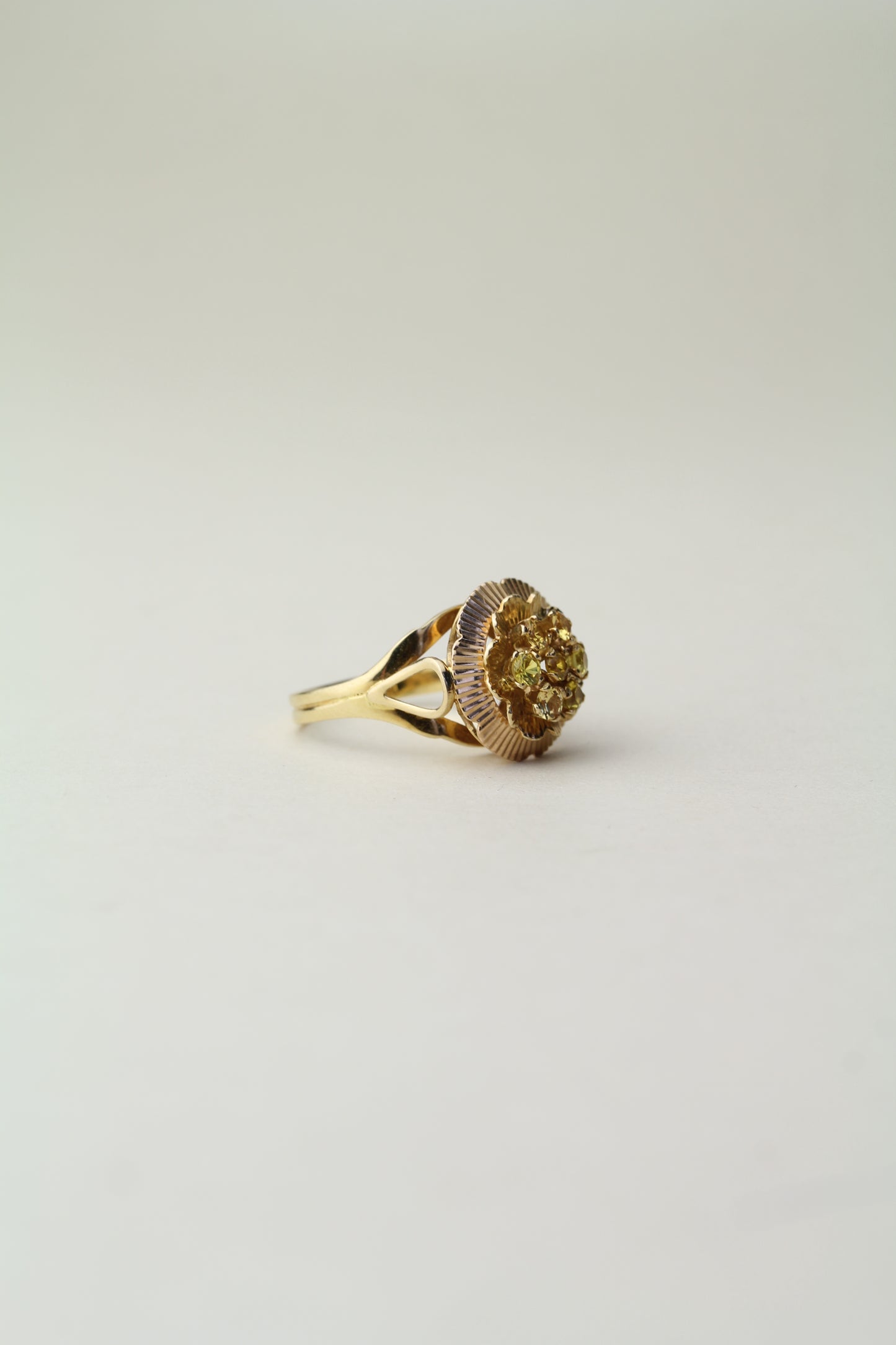 Vintage 1960s 18k Gold Citrines Flower Ring