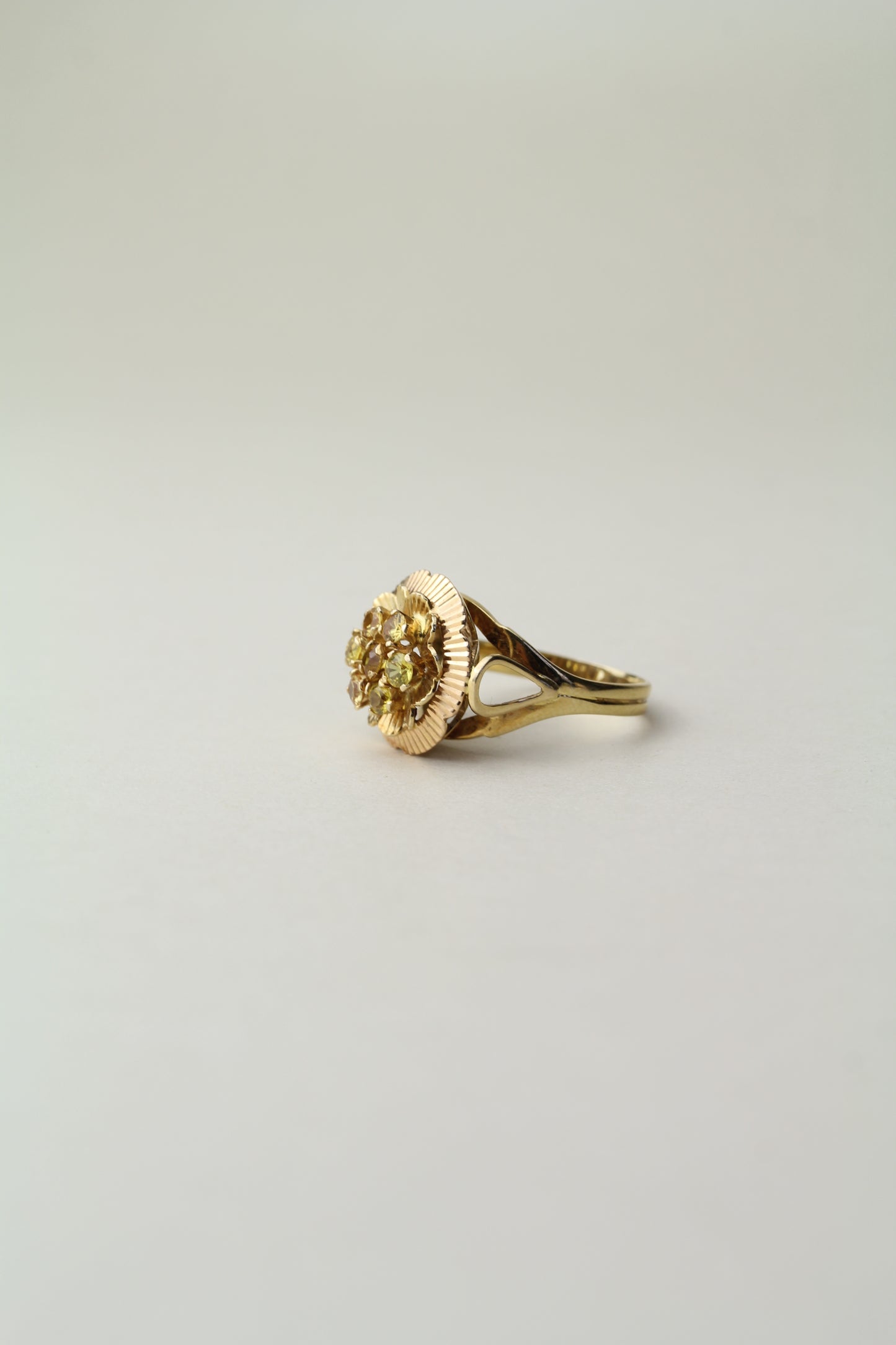 Vintage 1960s 18k Gold Citrines Flower Ring