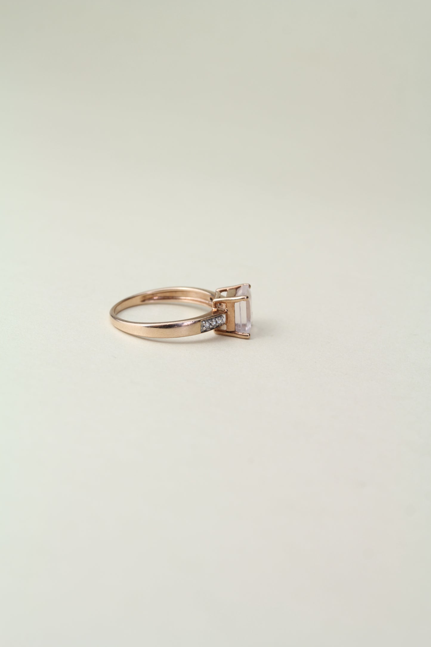 Vendôme Paris – 9K Rose Gold Cocktail Ring with Pink-Lilac Quartz & Diamonds